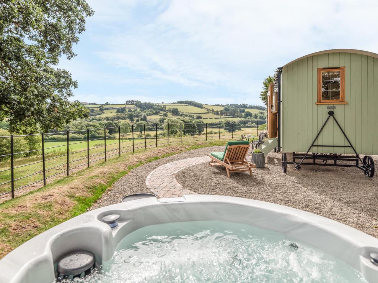 Padarn'S Hut Villa Llanbadarn Fynydd ภายนอก รูปภาพ